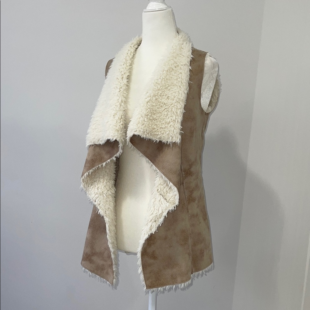 Lord & Taylor Design Lab Tan and Cream Faux Suede Sherpa Vest | XS